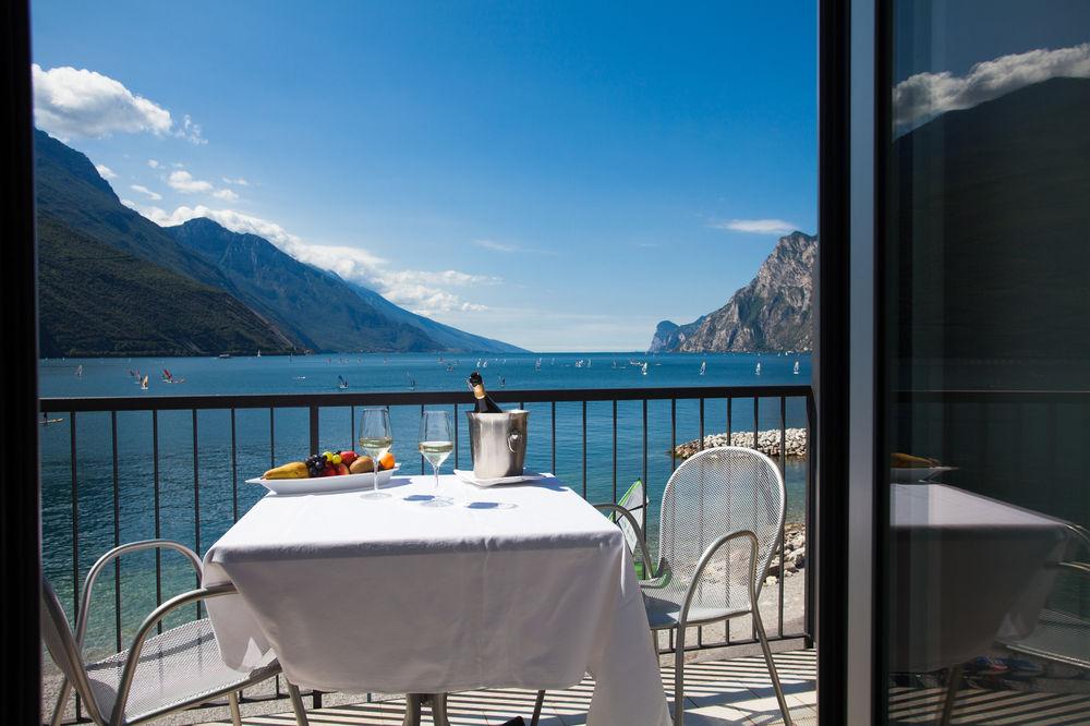 Hotel Lido Blu - Surf & Bike Torbole Sul Garda Kültér fotó