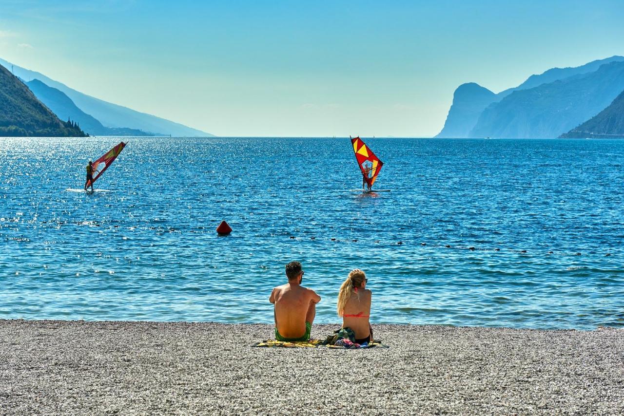 Hotel Lido Blu - Surf & Bike Torbole Sul Garda Kültér fotó