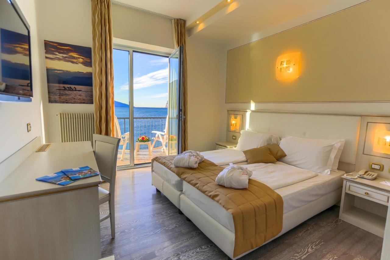 Hotel Lido Blu - Surf & Bike Torbole Sul Garda Kültér fotó