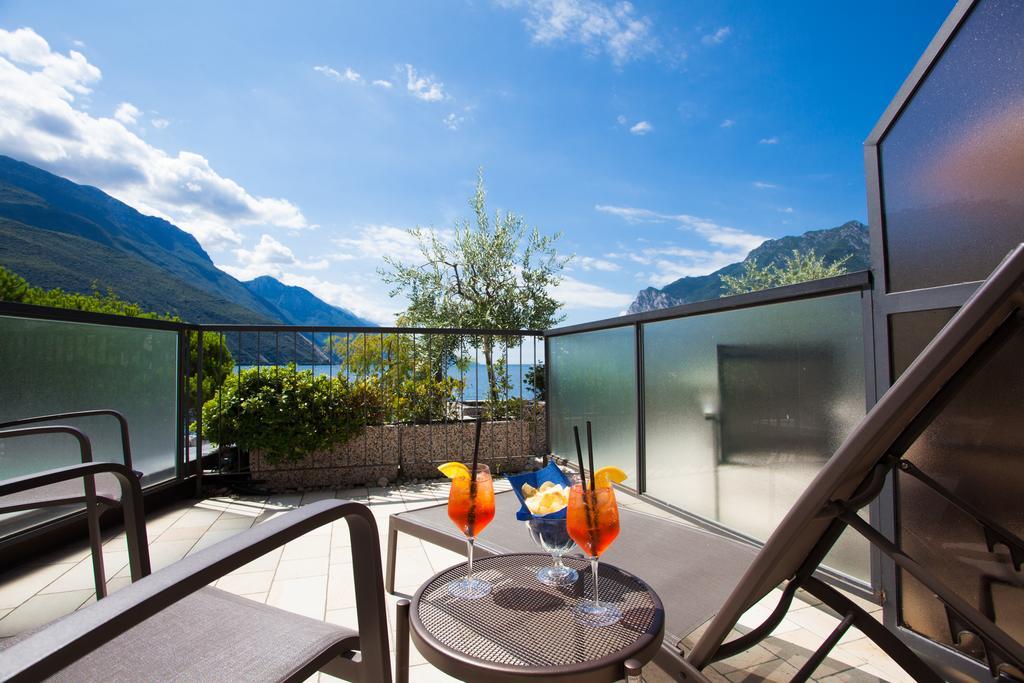Hotel Lido Blu - Surf & Bike Torbole Sul Garda Kültér fotó