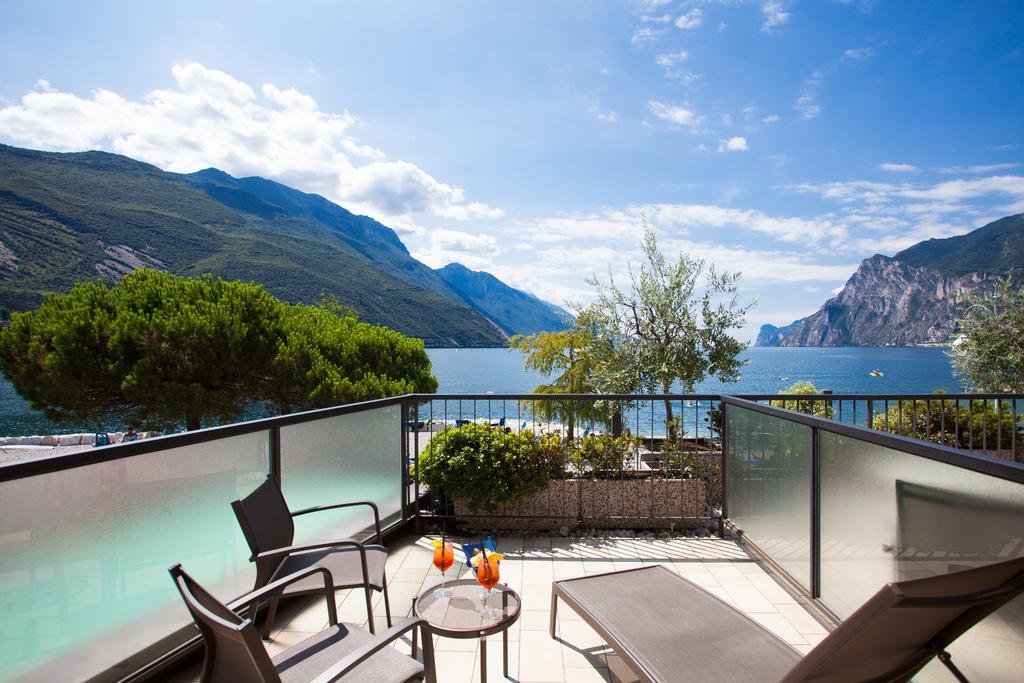 Hotel Lido Blu - Surf & Bike Torbole Sul Garda Kültér fotó