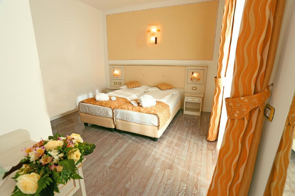 Hotel Lido Blu - Surf & Bike Torbole Sul Garda Kültér fotó