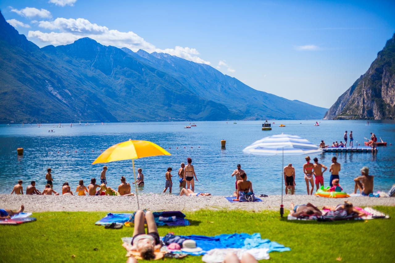 Hotel Lido Blu - Surf & Bike Torbole Sul Garda Kültér fotó