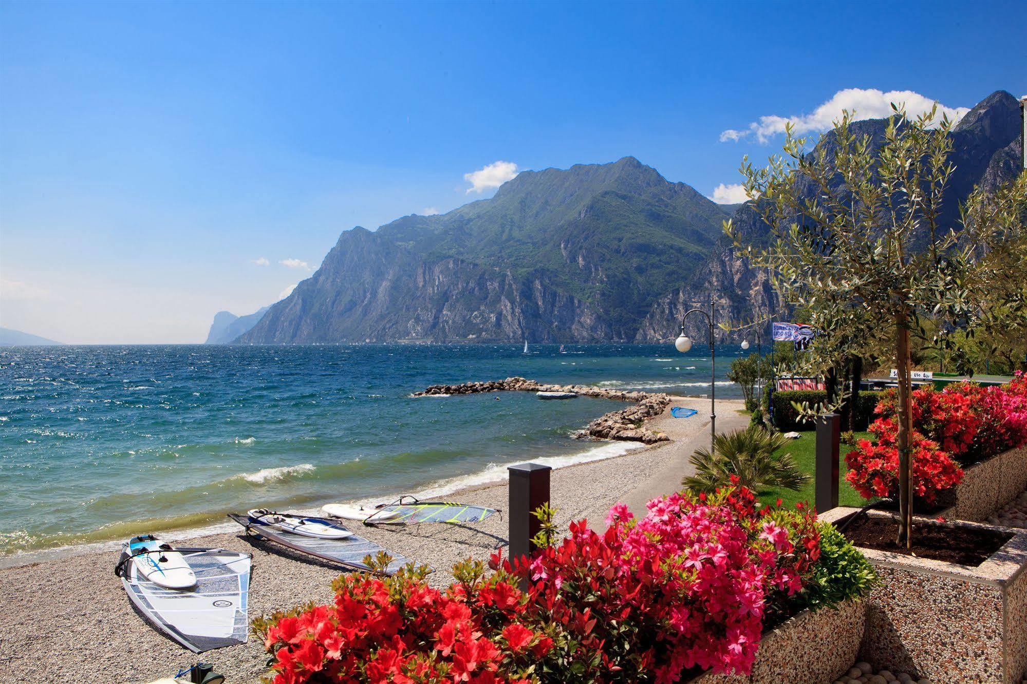 Hotel Lido Blu - Surf & Bike Torbole Sul Garda Kültér fotó